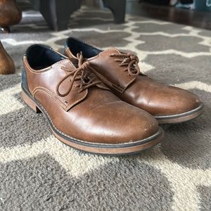 Men’s Izod Dress shoes. Size 8.5.